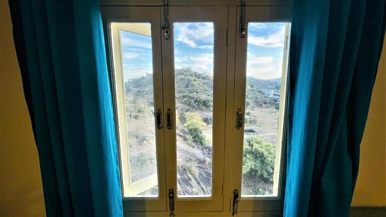 Bed and Breakfast SHIKHAR BUNGLOW - A Stunning Valley View Bungalow in Mount Abu Exterior foto