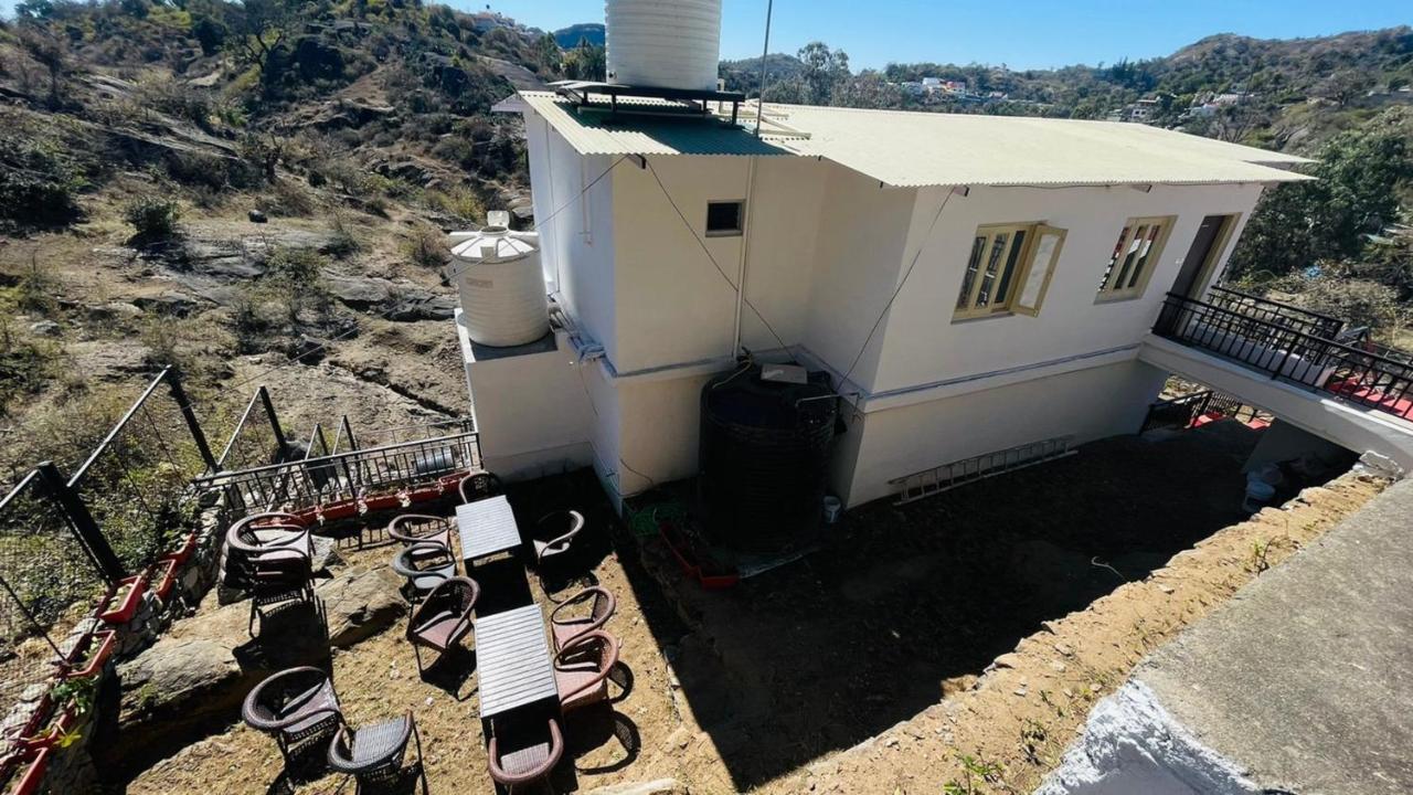 Bed and Breakfast SHIKHAR BUNGLOW - A Stunning Valley View Bungalow in Mount Abu Exterior foto